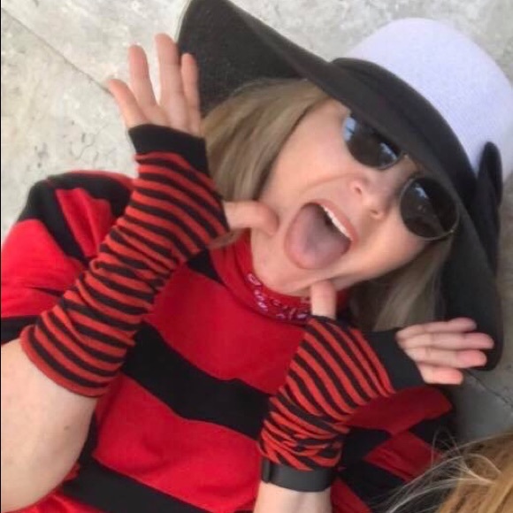 Meet your Posher, Casey - Picture 2 of 3